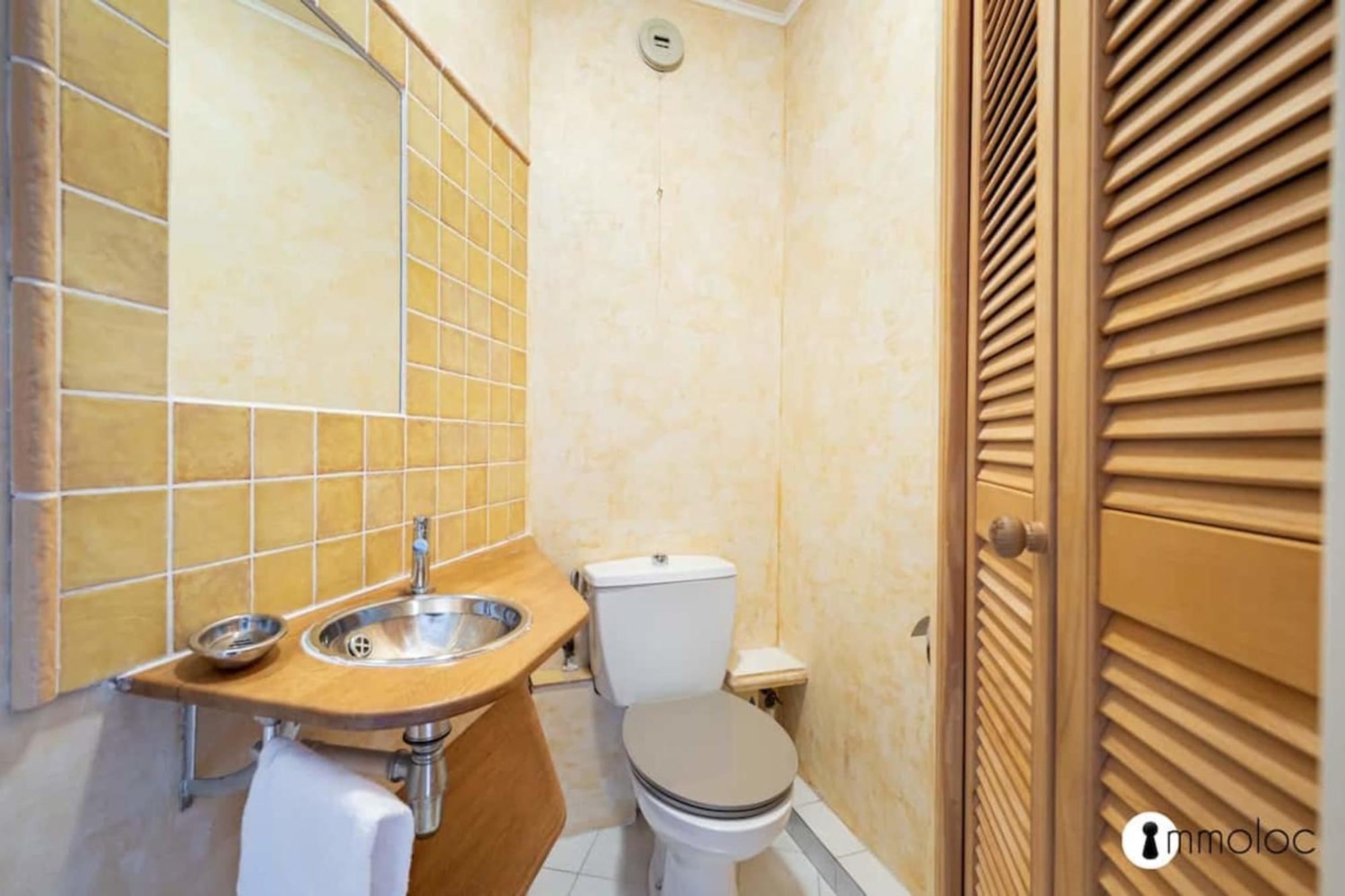 Spacious Apartment With Pool Located In The Marina Of Mandelieu Exterior foto